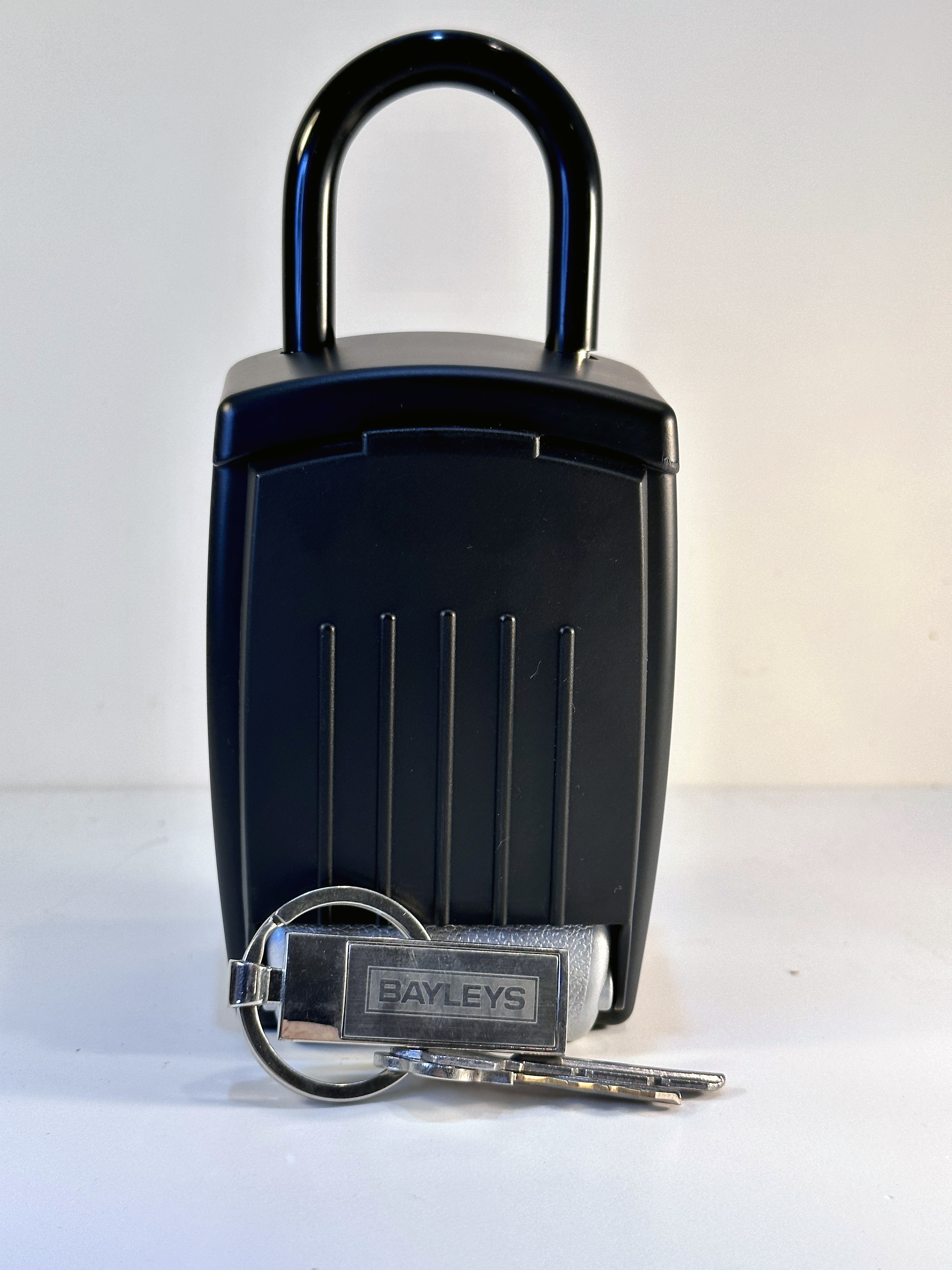 Push Button Large Capacity Shackle Lock Box (SH009)